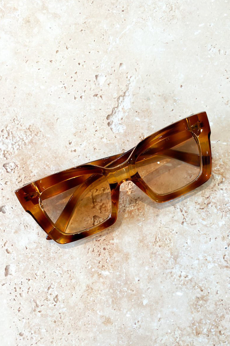 Ellis Oversized Sunglasses - Tort