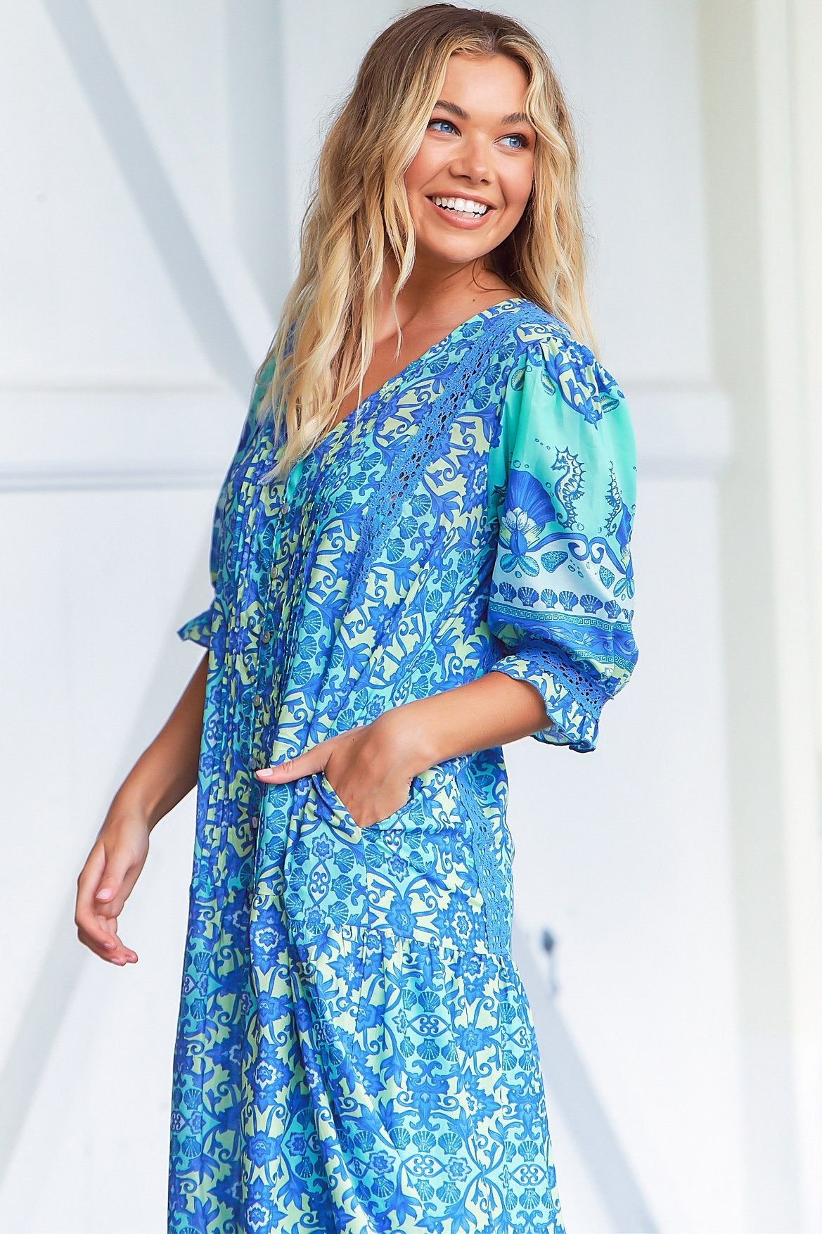 JAASE  - Flounder Maxi Dress V Neckline with Pockets Dress in By the Sea Print