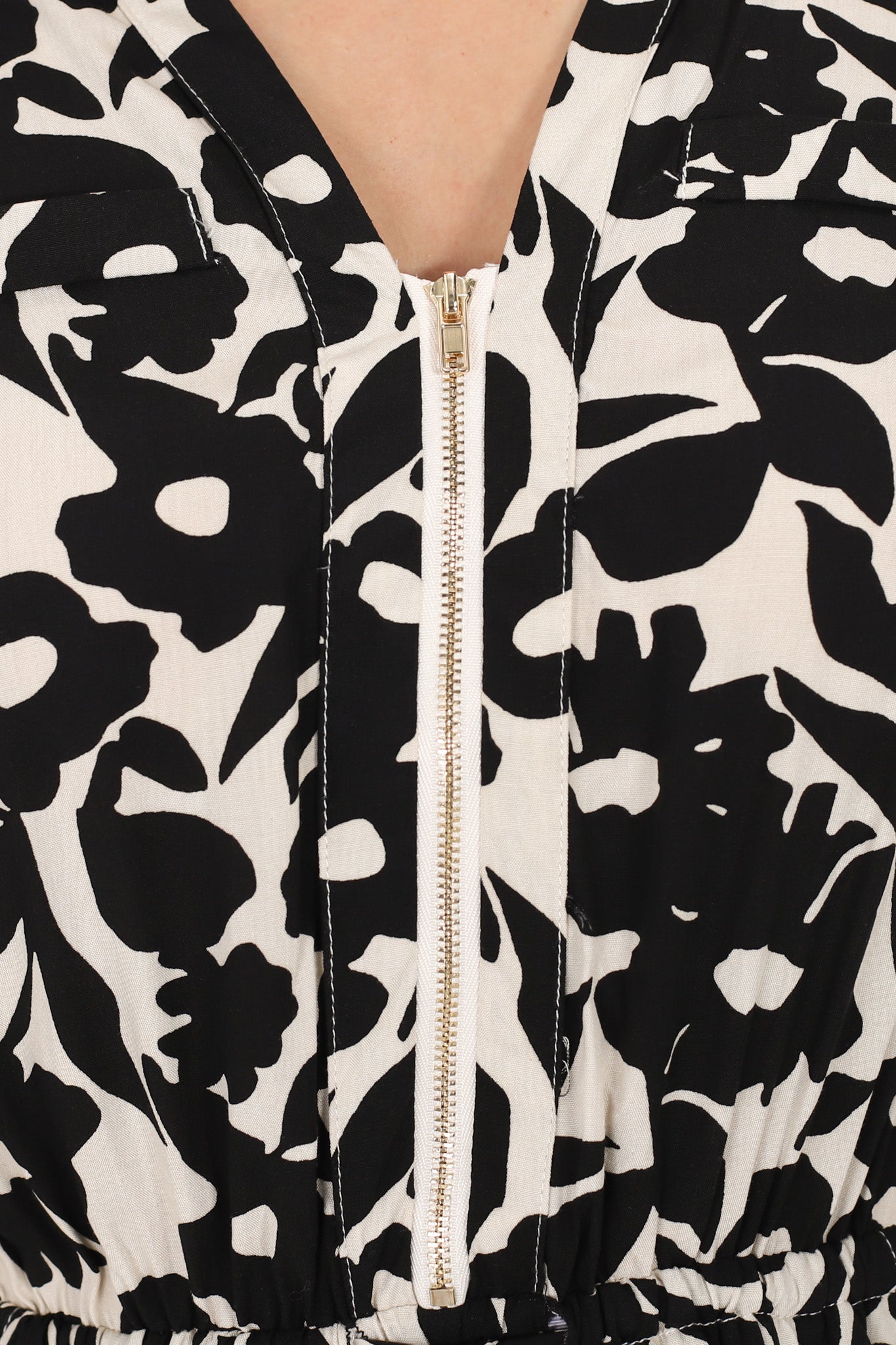 Kae Midi Dress - Zipper Detail V-Neck Dress in Emma-Jade Print Black
