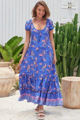 JAASE - Saria Maxi Dress: Scoop Neckline Slimline Dress in Soleil Print