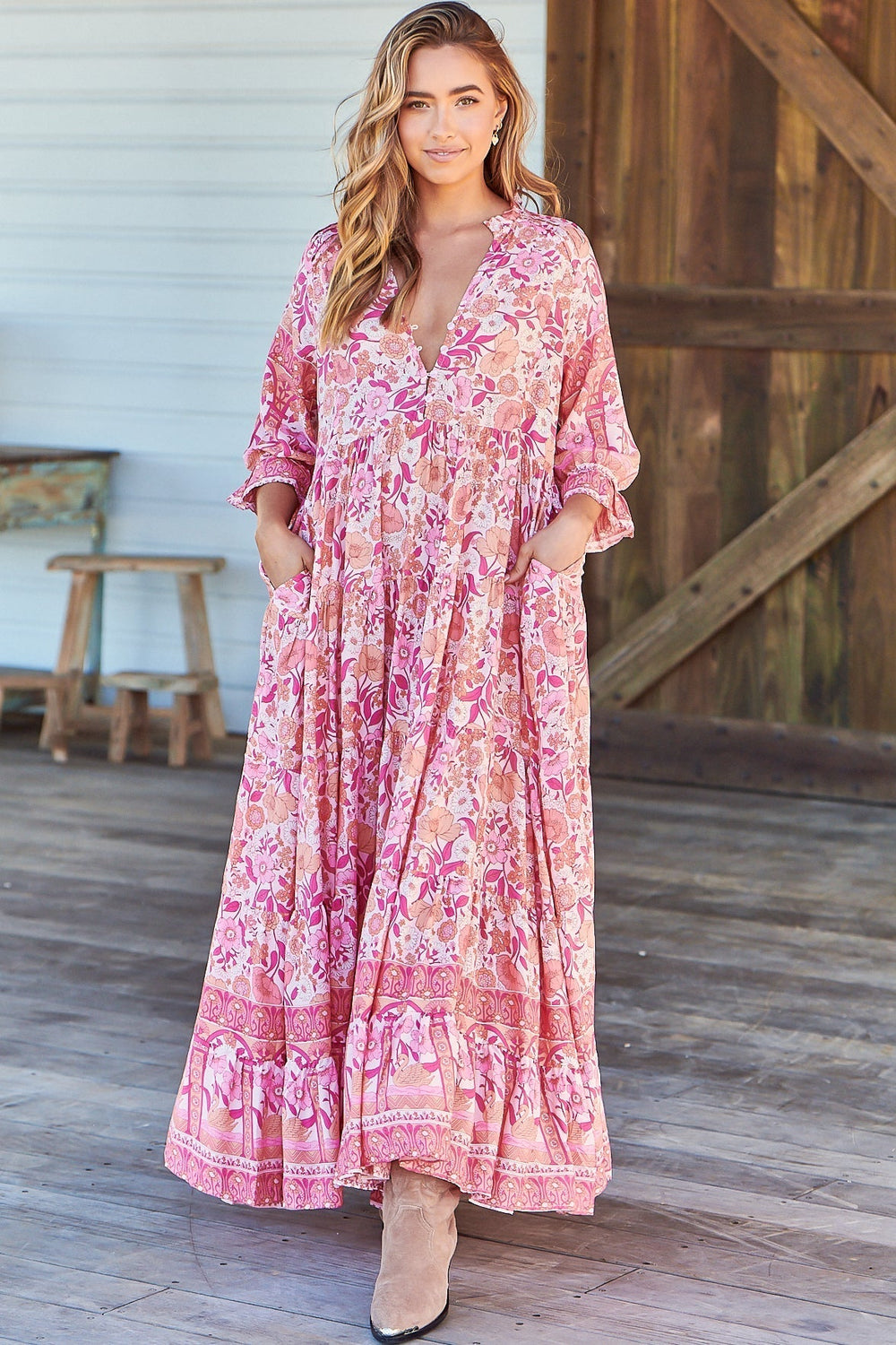JAASE - Tillie Maxi Dress - Relaxed Style with V Neckline Dress in Leena Print
