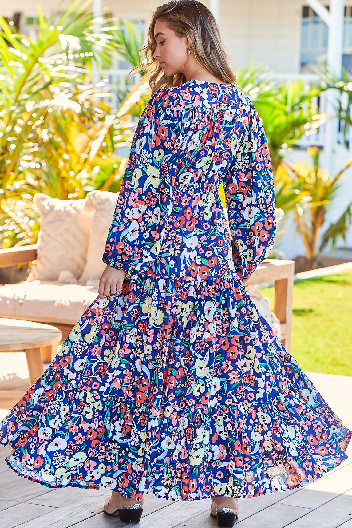 Teresa Maxi Dress - A Line Dres with Long Balloon Sleeves in Carnation Print