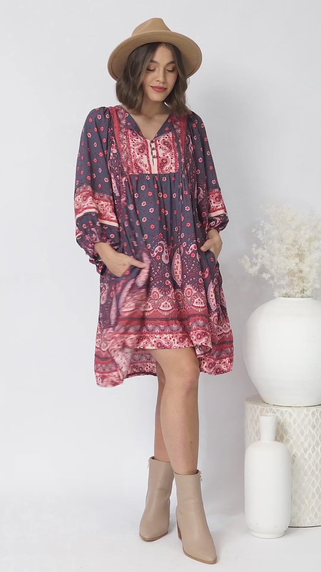JAASE - Adela Mini Dress: Oversized Smock Dress with Batwing Sleeves in Dancing Daisy Print